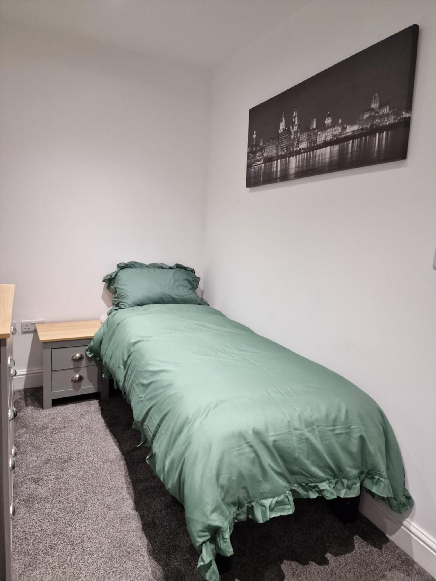 Lovely Double Bedroom *