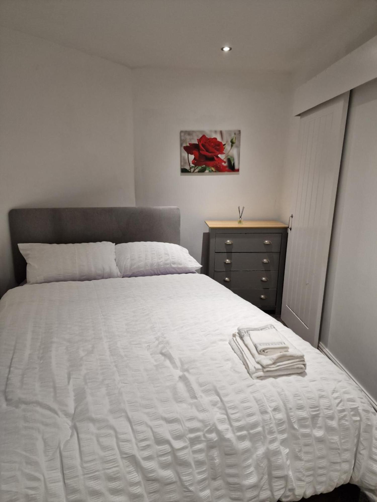 Apartment Lovely Double Bedroom