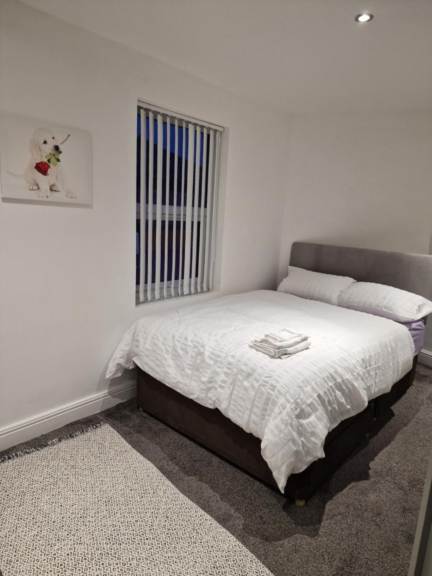 Apartment Lovely Double Bedroom *