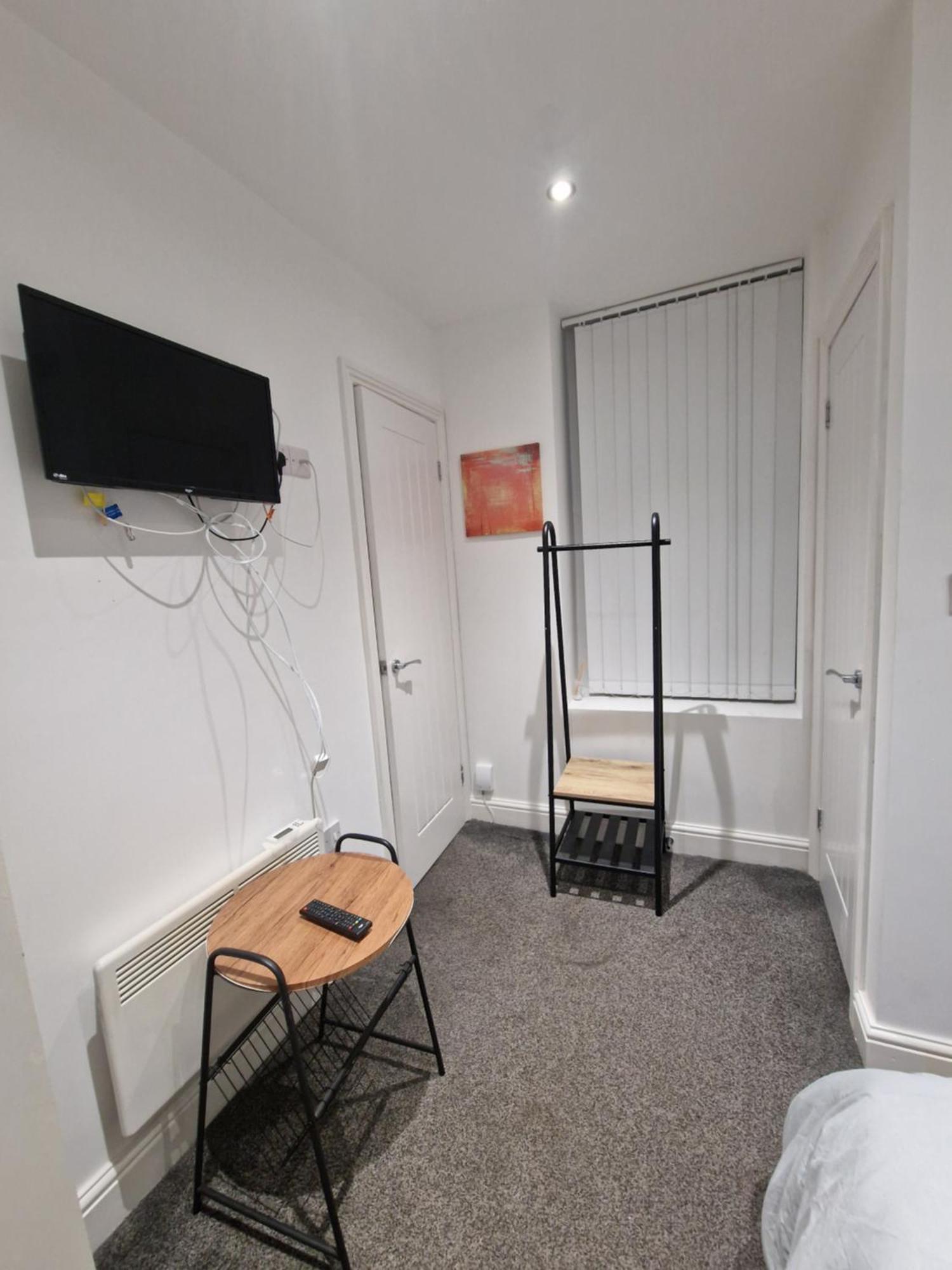Lovely Double Bedroom Apartment *